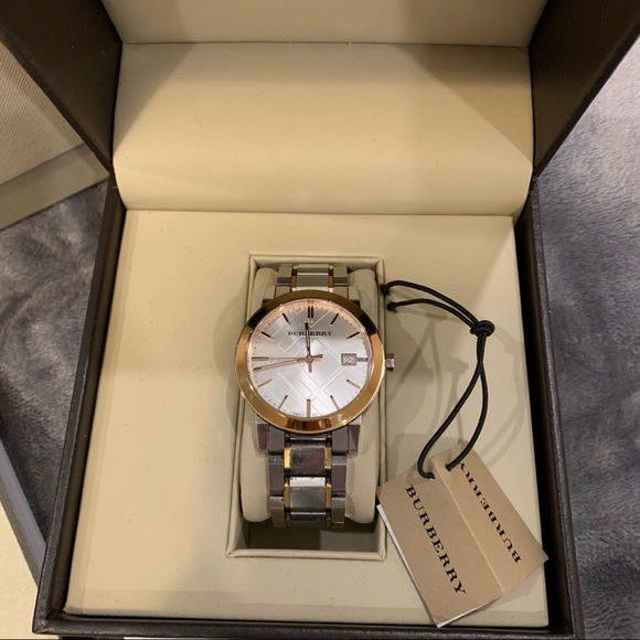 Women’s Burberry Watch - Picture 3 of 8